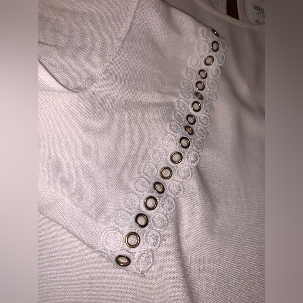 MISA Los Angeles Linen Blend Cold Shoulder Metal Rivet Eyelet Ruffle Blouse XS - Picture 8 of 15